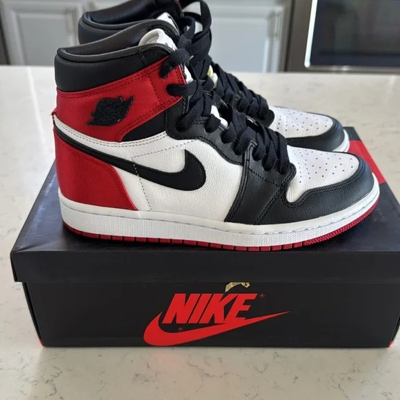 Wmns air Jordan 1 high OG black white varsity red satin - Picture 4 of 8